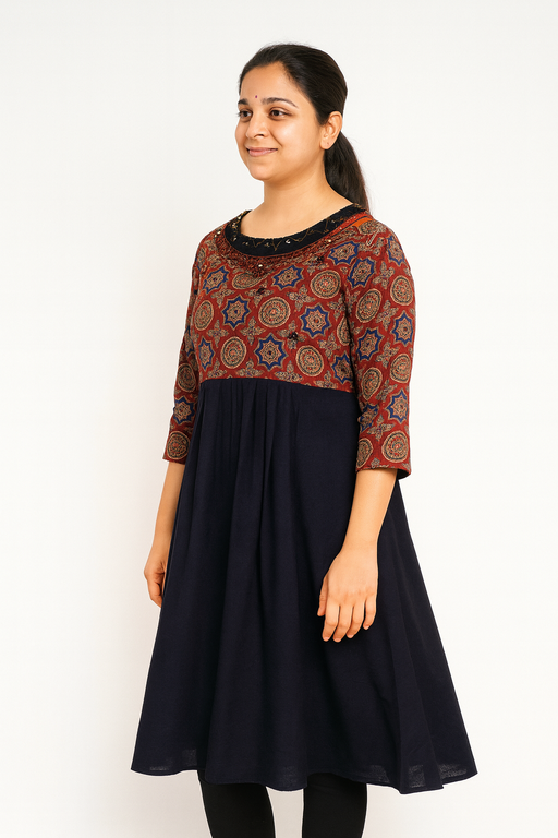 Dual Tone Jewelle neck Kurti Top | Navy blue & Red