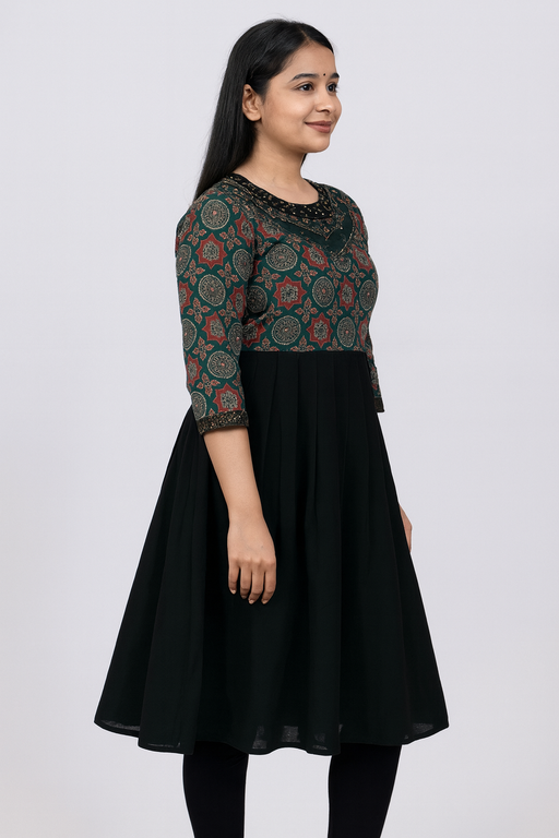 Dual Tone Jewelle neck Kurti Top | Black & Green